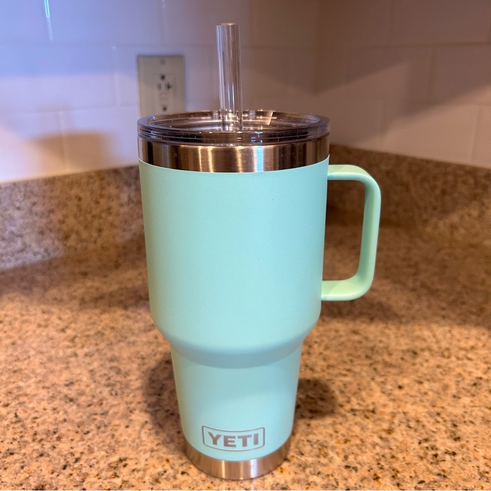 YETI 35 oz. Rambler Mug with Straw Lid
